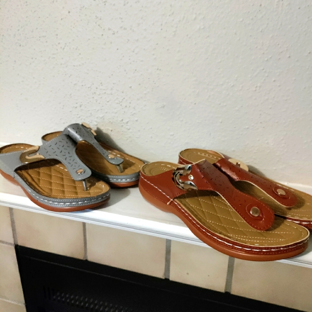 Women's Everyday Sandals size 8